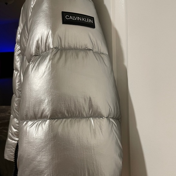 Calvin Klein puffy jacket. - Picture 3 of 7
